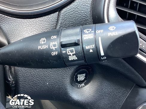 Used 2019 Jeep Cherokee Trailhawk w/ Cold Weather Group AWD/4WD image 21