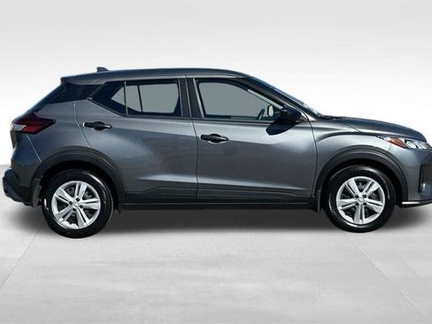 Certified 2025 Nissan Kicks Play S FWD image 3