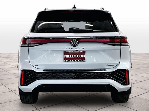 New 2026 Volkswagen Tiguan SE R-Line image 6