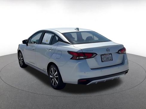 Used 2025 Nissan Versa SV FWD image 10