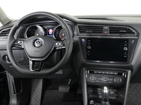 Certified 2021 Volkswagen Tiguan SE w/ Panoramic Sunroof Package image 3