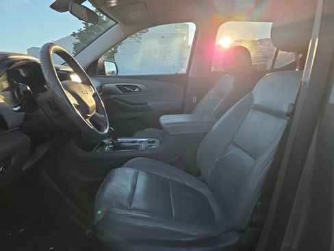 Used 2019 Chevrolet Traverse LT image 12
