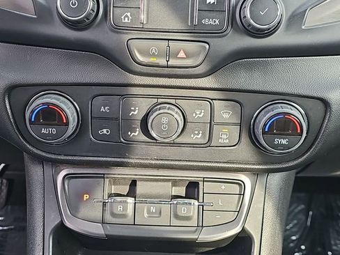 Used 2022 GMC Terrain AT4 w/ Tech Package AWD/4WD image 23