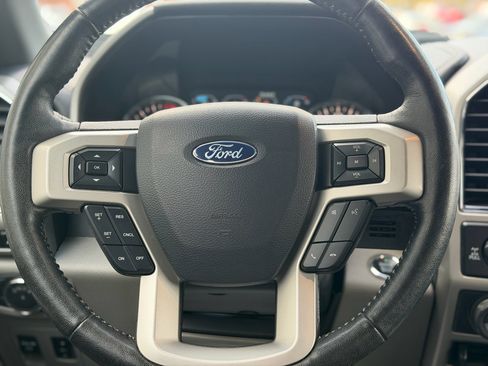 Used 2019 Ford F150 Lariat w/ Equipment Group 502A Luxury image 15