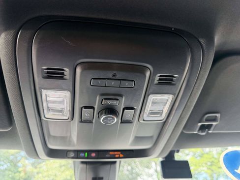 Used 2021 Chevrolet Suburban High Country AWD/4WD image 22