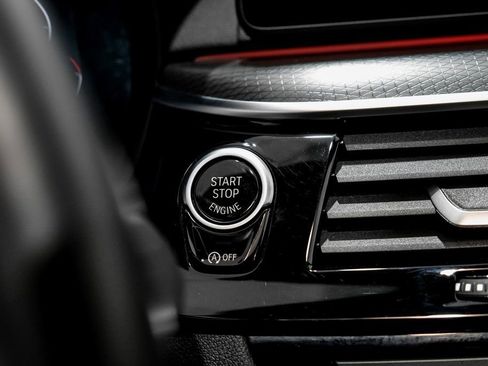 Used 2023 BMW M550i xDrive image 18