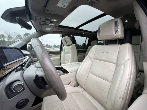 Used 2023 Cadillac Escalade ESV Sport Platinum image 28