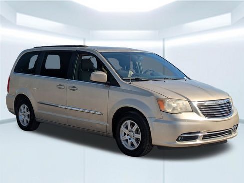 Used 2012 Chrysler Town & Country Touring w/ Entertainment Group #1 image 4