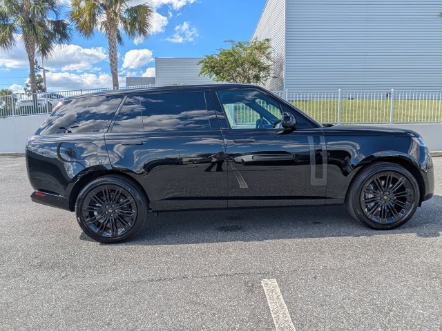 New 2027 Land Rover Range Rover Long Wheelbase SE AWD/4WD image 13