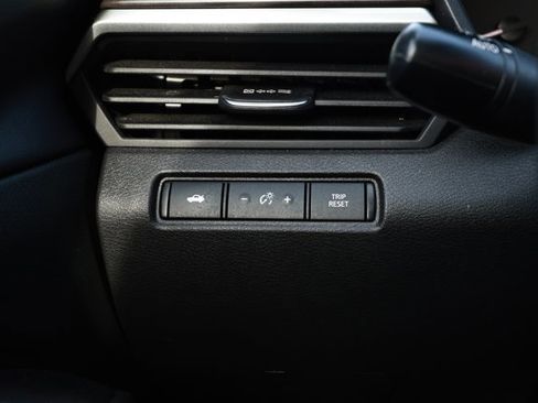 Used 2024 Nissan Altima 2.5 SV FWD image 15