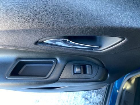 Used 2020 Chevrolet Equinox LT image 17