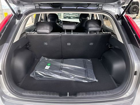 Used 2025 Kia Niro EX Touring image 28
