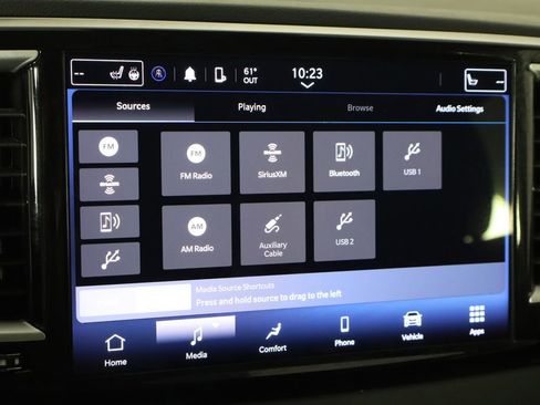 Used 2024 Chrysler Pacifica Touring-L image 33