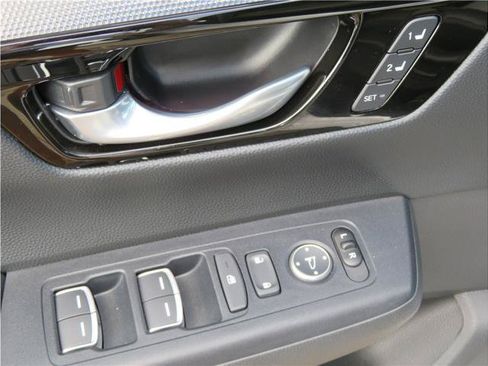 Used 2025 Honda CR-V Sport Touring image 12