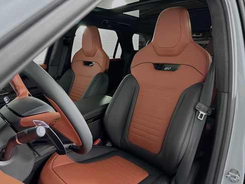 New 2026 Land Rover Range Rover Sport SV image 11