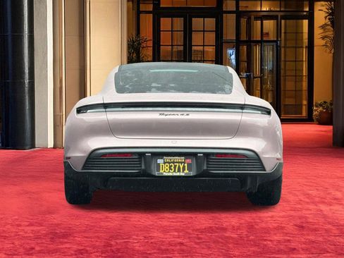 Used 2021 Porsche Taycan 4S image 9