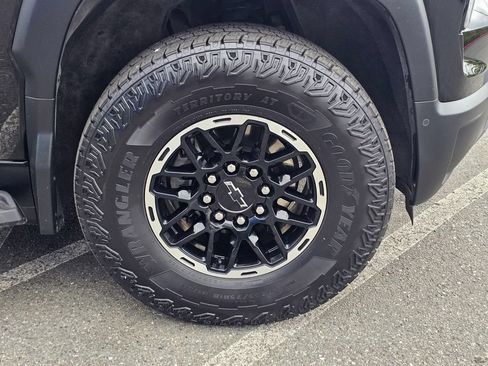 Used 2026 Chevrolet Silverado EV Trail Boss AWD/4WD image 9