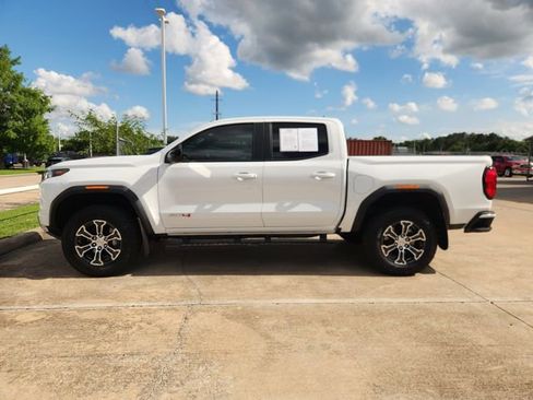 Used 2024 GMC Canyon AT4 w/ Technology Package AWD/4WD image 4