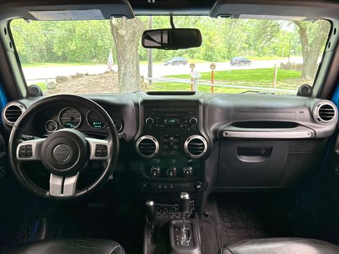 Used 2014 Jeep Wrangler Unlimited Sport AWD/4WD image 27