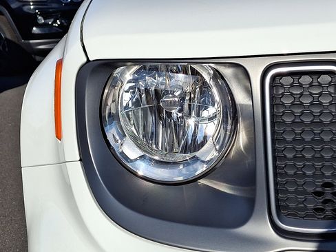 Certified 2022 Jeep Renegade Limited w/ Sun, Sound & Wheels Group image 9