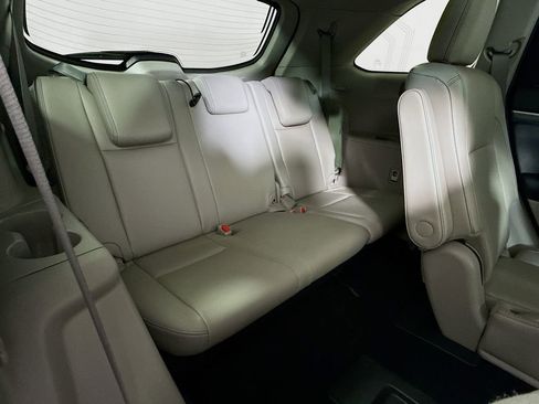 Certified 2018 Toyota Highlander Limited Platinum image 27