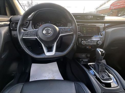 Used 2022 Nissan Rogue Sport SL w/ Premium Package image 5