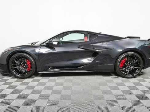 Used 2024 Chevrolet Corvette Z06 RWD image 33