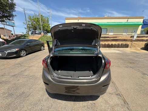 Used 2015 MAZDA MAZDA3 i Sport FWD image 18