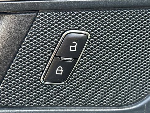 Used 2024 Ford Edge SEL image 21