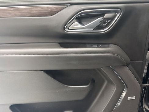 Used 2024 Chevrolet Suburban LT image 26