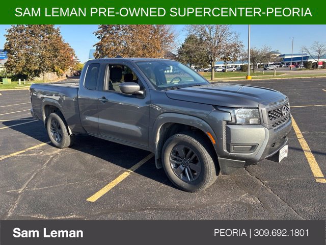 Used 2025 Nissan Frontier SV AWD/4WD image 2