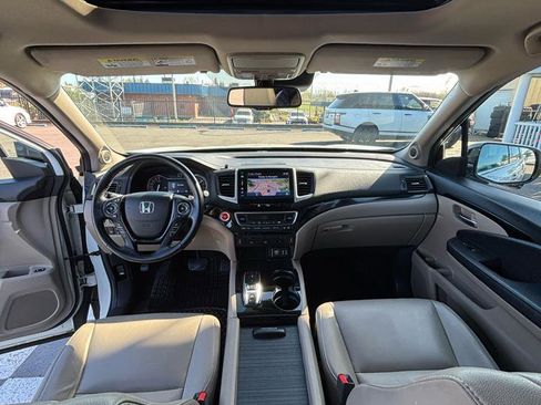 Used 2016 Honda Pilot Touring image 29