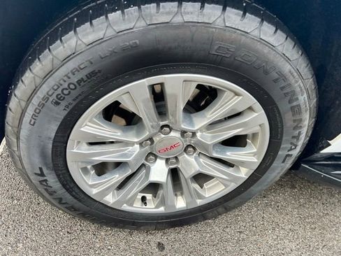 Used 2025 GMC Yukon Denali image 11