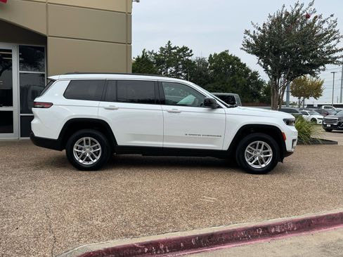 Used 2025 Jeep Grand Cherokee L Laredo w/ Luxury Tech Group I image 7