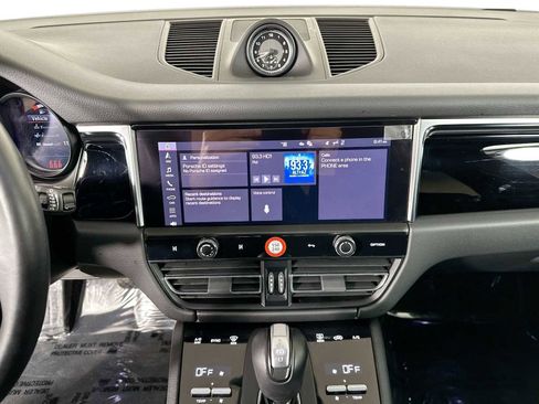 Used 2024 Porsche Macan image 15