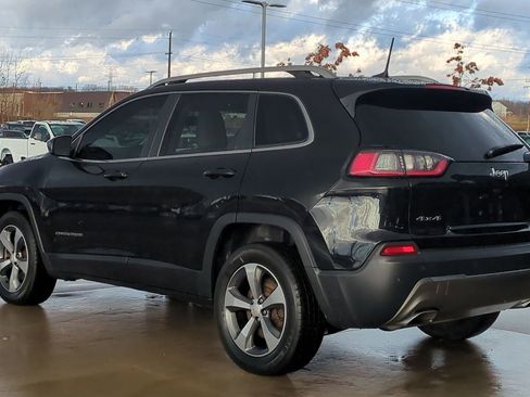 Used 2019 Jeep Cherokee Limited image 3