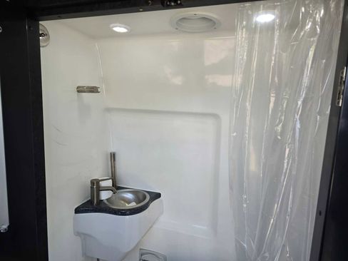 Used 2019 Mercedes-Benz Sprinter 170 image 19