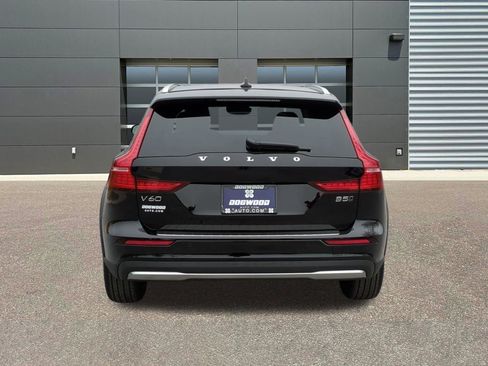 New 2026 Volvo V60 B5 Cross Country Plus w/ Protection Package Premier AWD/4WD image 6