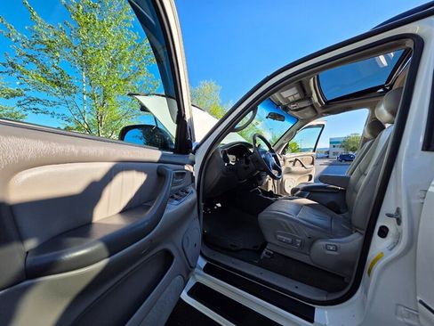 Used 2001 Toyota Sequoia Limited image 13