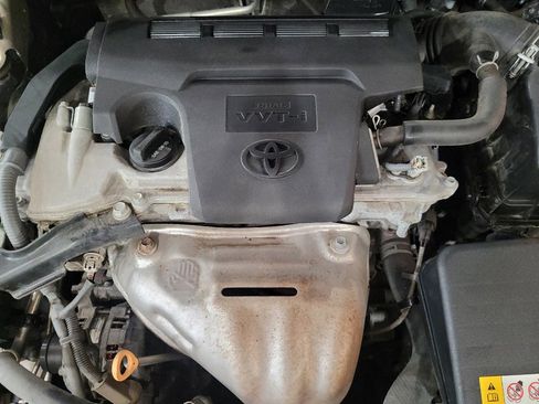 Used 2017 Toyota Camry XLE w/ Moonroof Package FWD image 30