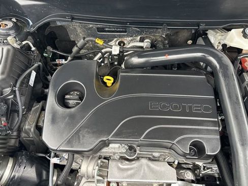 Used 2023 Chevrolet Equinox Premier image 36