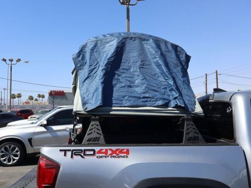 Used 2019 Toyota Tacoma TRD Off-Road AWD/4WD image 16