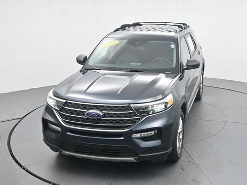Used 2023 Ford Explorer XLT w/ Equipment Group 202A AWD/4WD image 26