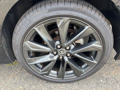 Used 2025 Toyota Corolla SE w/ SE Premium Package FWD image 7