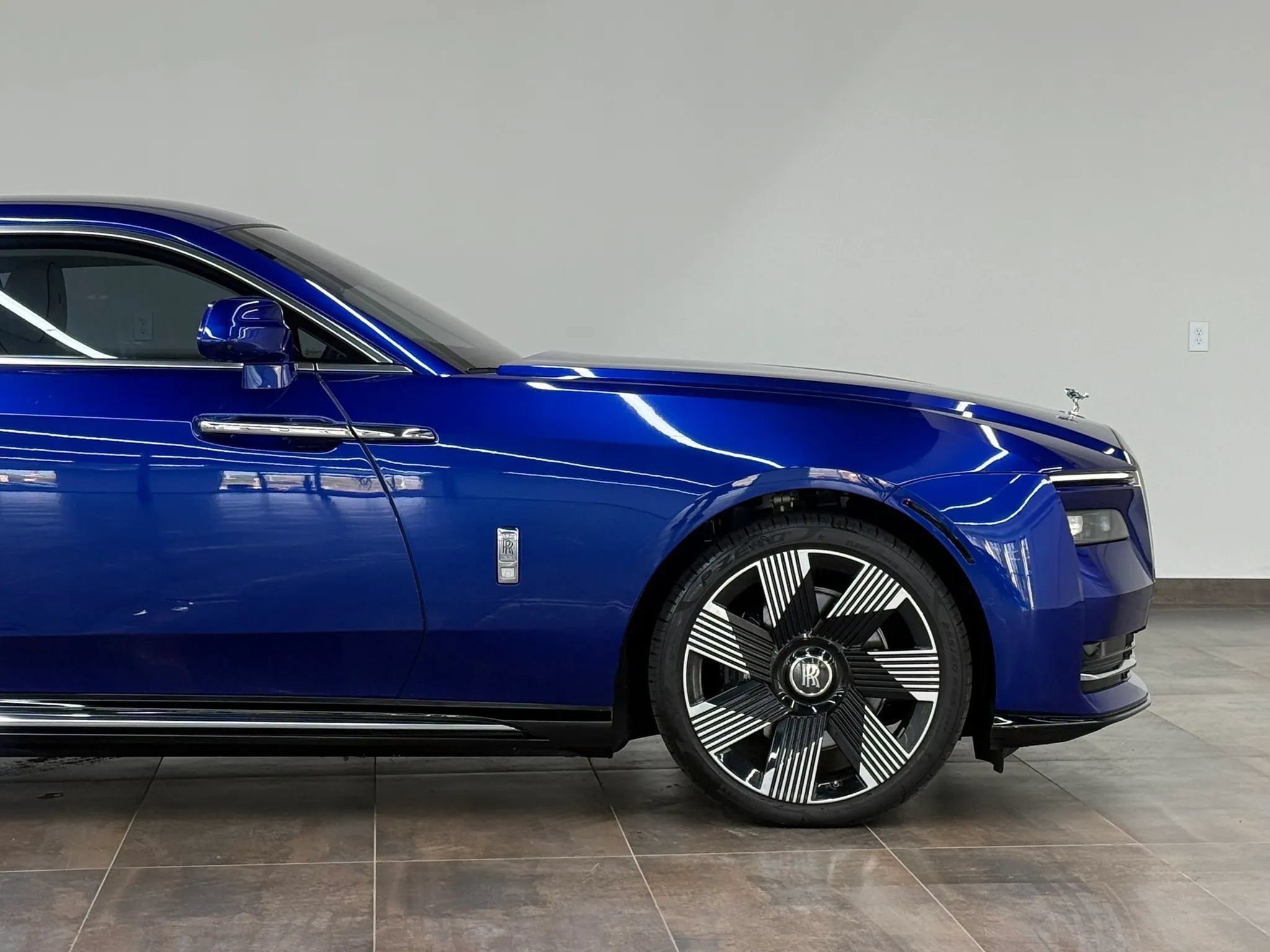 Used 2025 Rolls-Royce Spectre AWD/4WD image 17