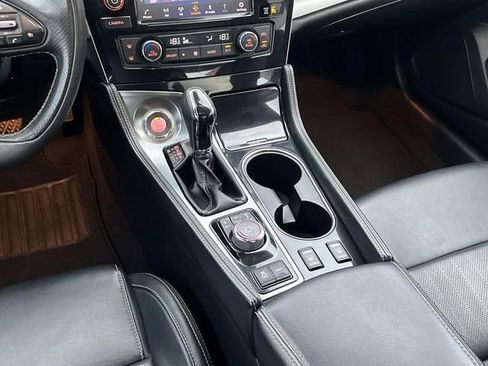 Used 2023 Nissan Maxima SL FWD image 14