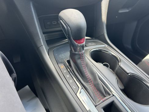 Used 2022 Chevrolet Equinox RS FWD image 26