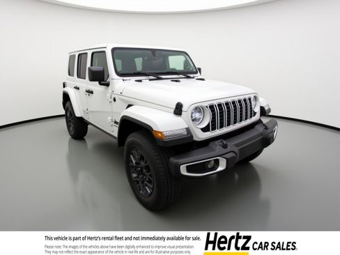 Used 2025 Jeep Wrangler Unlimited Sahara AWD/4WD image 1