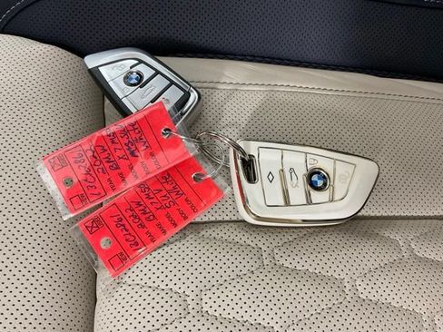 Used 2022 BMW X7 M50i w/ Dynamic Handling Package AWD/4WD image 49