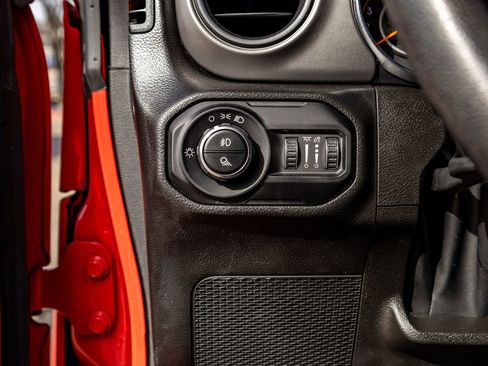 Used 2022 Jeep Gladiator Sport image 21